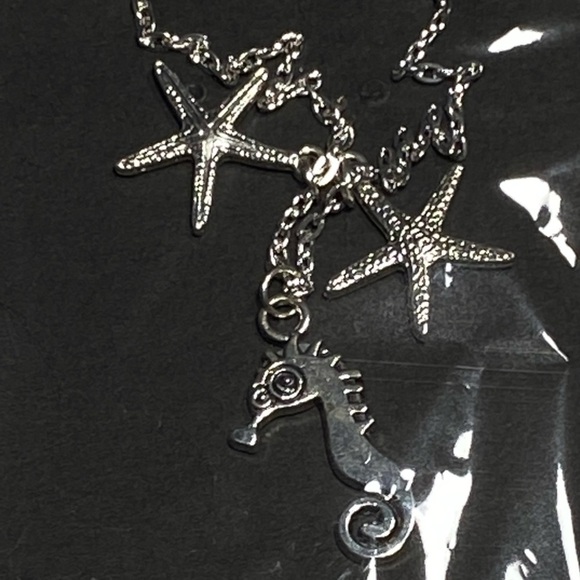 😍2/$20 NEW Silver Tone Handcrafted Ocean Themed Necklace - Picture 3 of 4